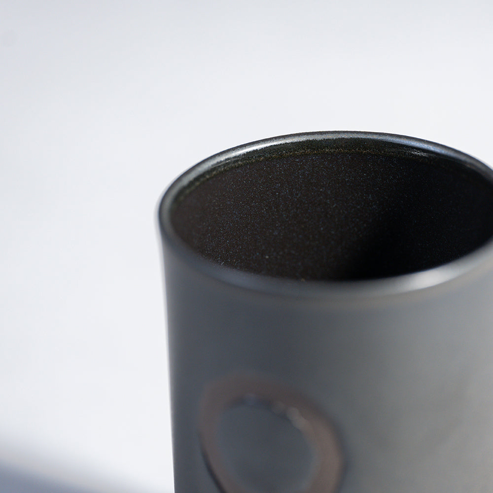 鶯 -UGUISU- 黒釉 内艶